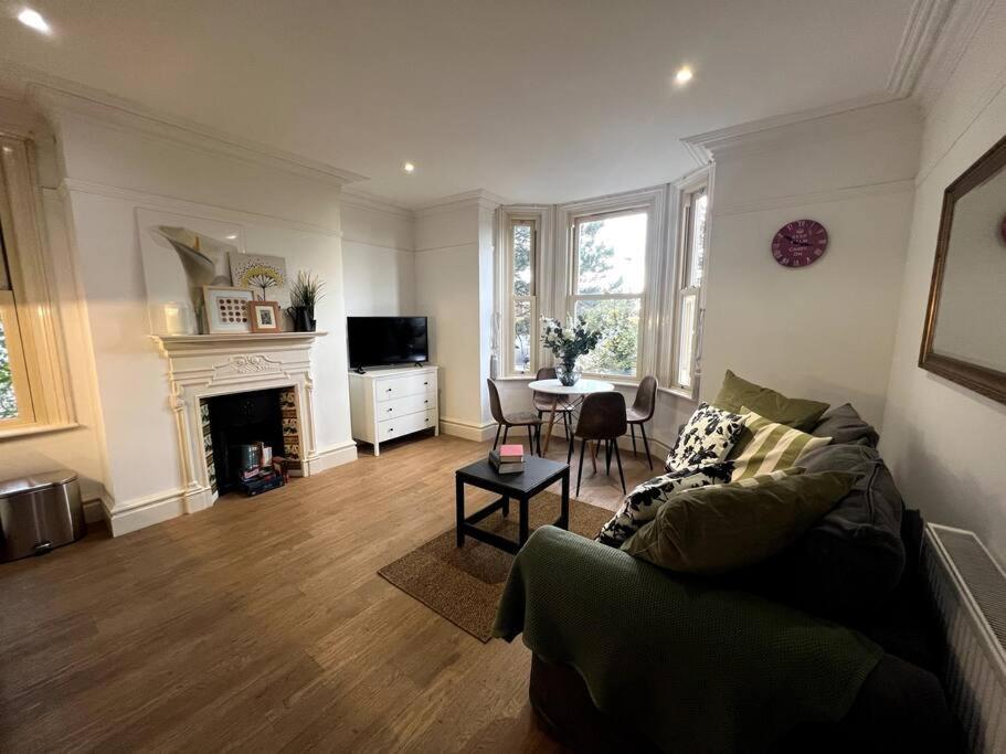 Апартаменты The Burley At Scalford House Мелтон-Моубрей Экстерьер фото